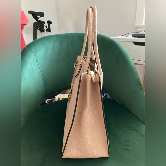 Coach Bag - Picture 2 of 3